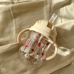 Бутылочка для напитков с трубочкой Vanilla Copenhagen "Ladybug", молочная, 300 мл